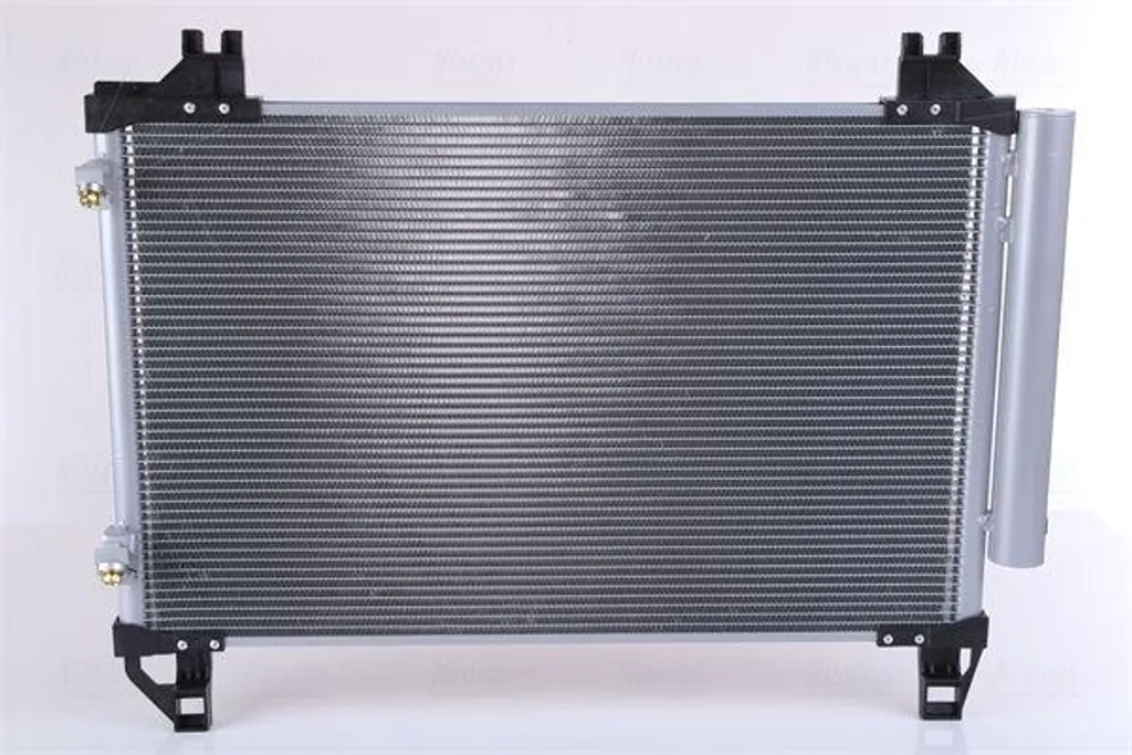Réparer Fuite Climatisation Toyota Yaris avec Condenseur OE 8846052090