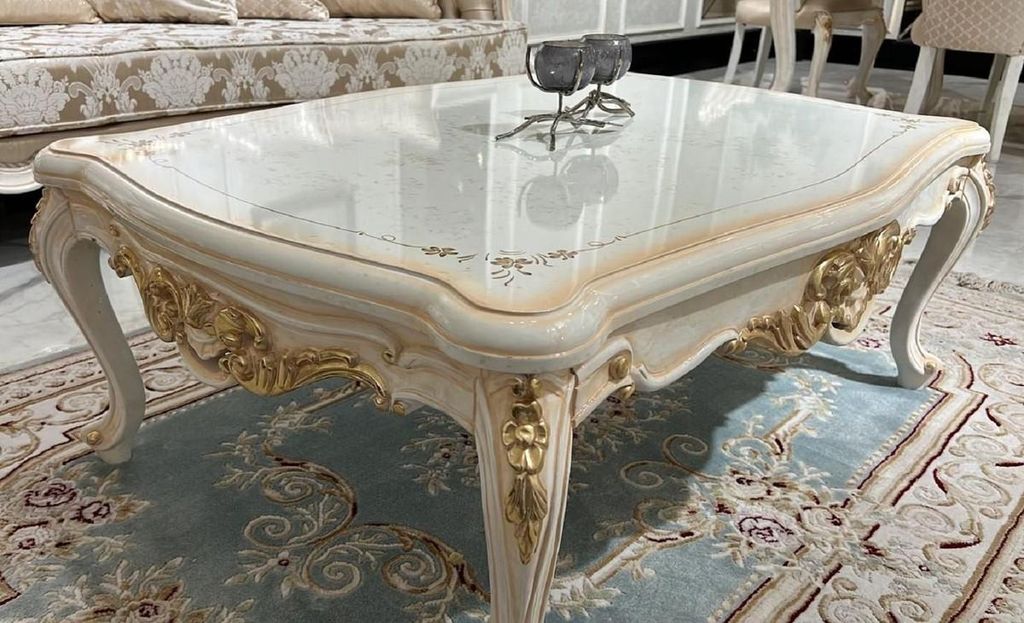 Casa Padrino Luxus Barock Couchtisch Weiß / Beige / Gold - Massivholz Wohnzimmertisch im Barockstil - Barockstil Wohnzimmer Möbel - Barock Möbel...