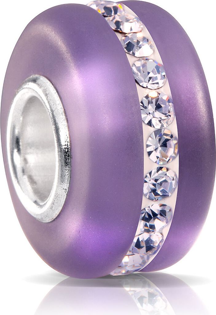 Lila matter Glas Bead, mit weißen Kristallsteinen hochkant angereiht, leicht schräg fotografiert auf weißem Hintergrund.