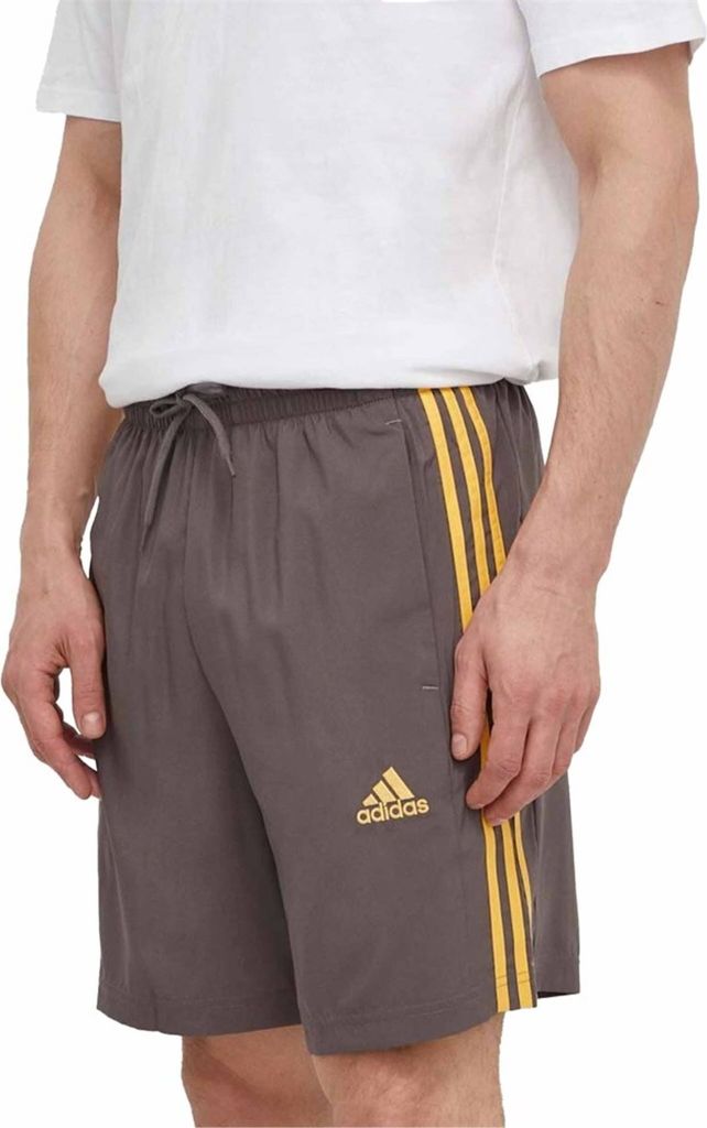 Adidas Shorts mit feuchtigkeitsabsorbierendem AEROREADY, elastischem Bund und Seitentaschen