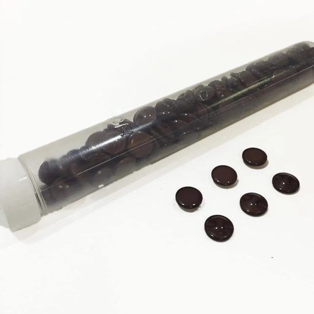 Boutons pour travaux manuels et couture marron 11mm - Tube de 144 pcs