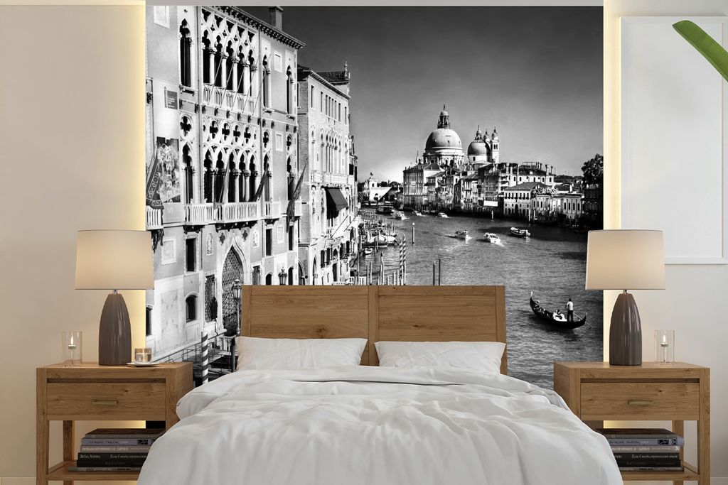 MuchoWow Fototapete für Wohnzimmer oder Schlafzimmer Wandtapete Vinyl Motivtapete Blick über Venedig in schwarz-weiß - 280x280 cm - Hintergrun...