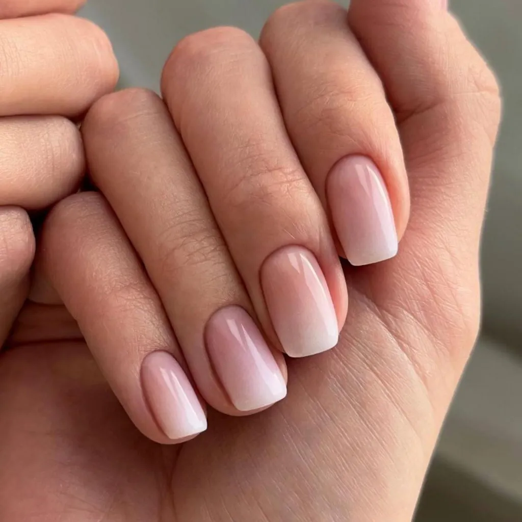 24 Faux Ongles Beige Dégradé Angulaire Glossy - Kit Press on Nails Complet