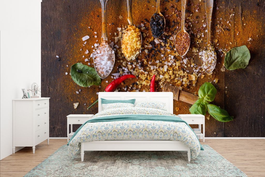 MuchoWow Fototapete für Wohnzimmer oder Schlafzimmer Wandtapete Vinyl Motivtapete Löffel - Kräuter - Chili - Gewürze - Salz - 400x240 cm - Ge...