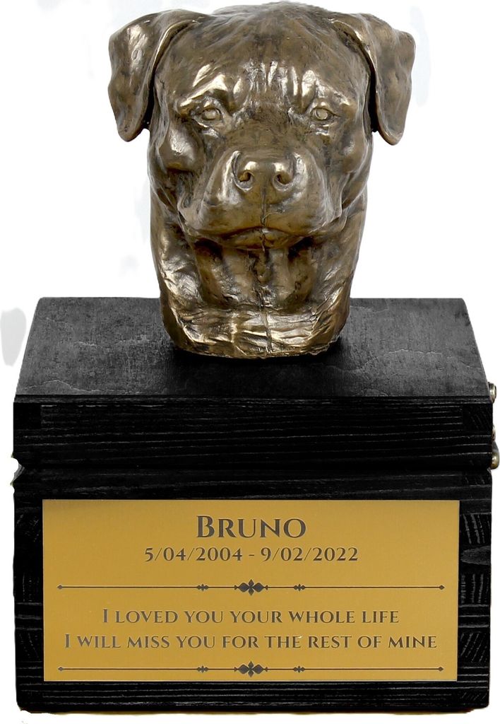 Rottweiler - eine Urne mit Gravur und Hundeskulptur, letzter Abschied, handgefertigtes Produkt der Marke Art-Dog