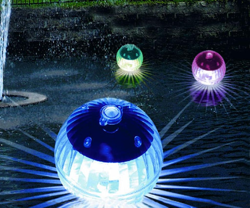 1.10 Set di 4 luci a LED galleggianti a forma di sfera Immagine del prodotto 