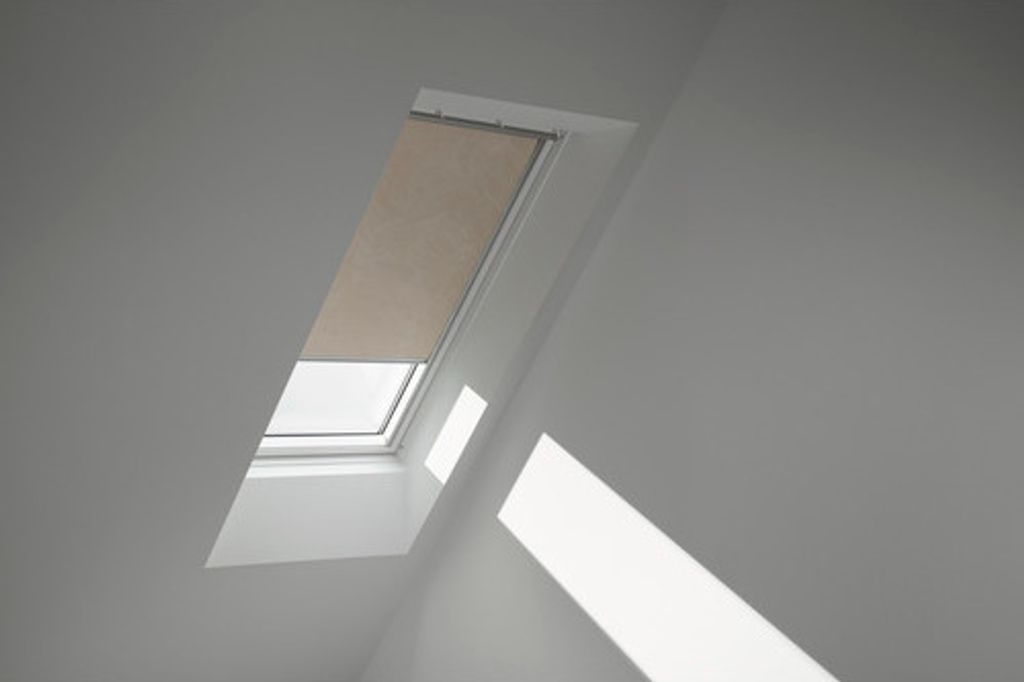 VELUX Verdunkelungsrollo sandbeige gepunktet manuell Rahmen weiß DKL M06 4579SWL