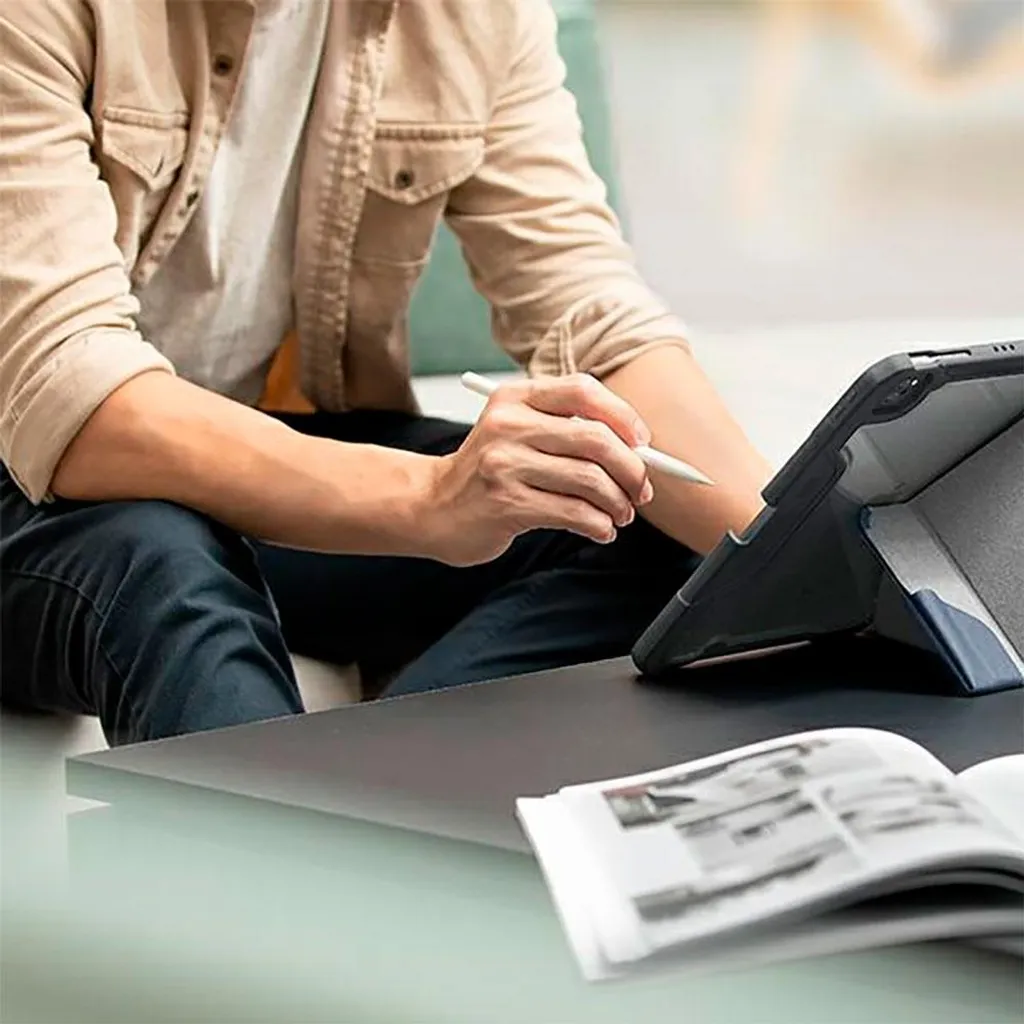 Custodia Uniq Trexa iPad Air 10.9 Rossa: Stile e Igiene Antimicrobica - 7