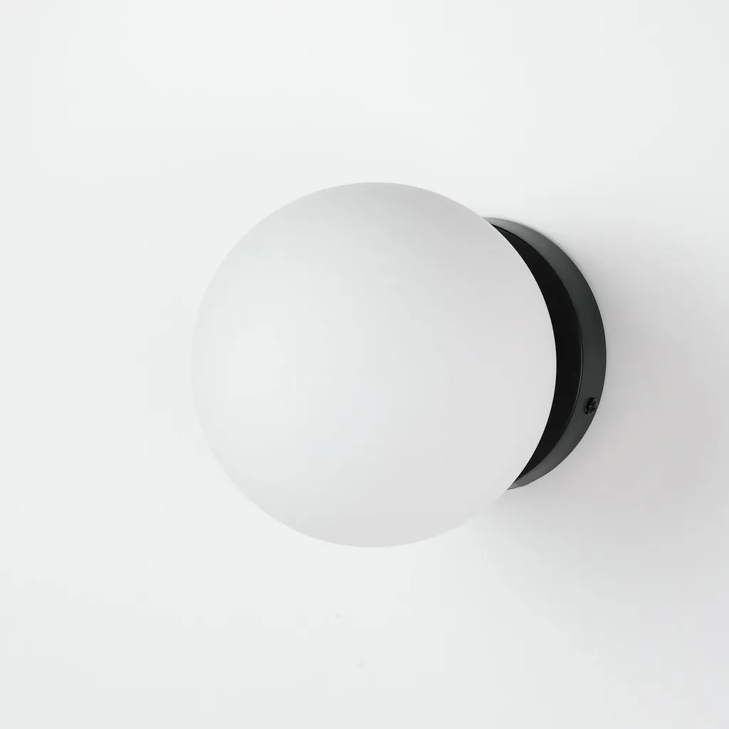 Applique et plafonnier Boule Ø150mm Verre opalin E27 IP44 noir design
