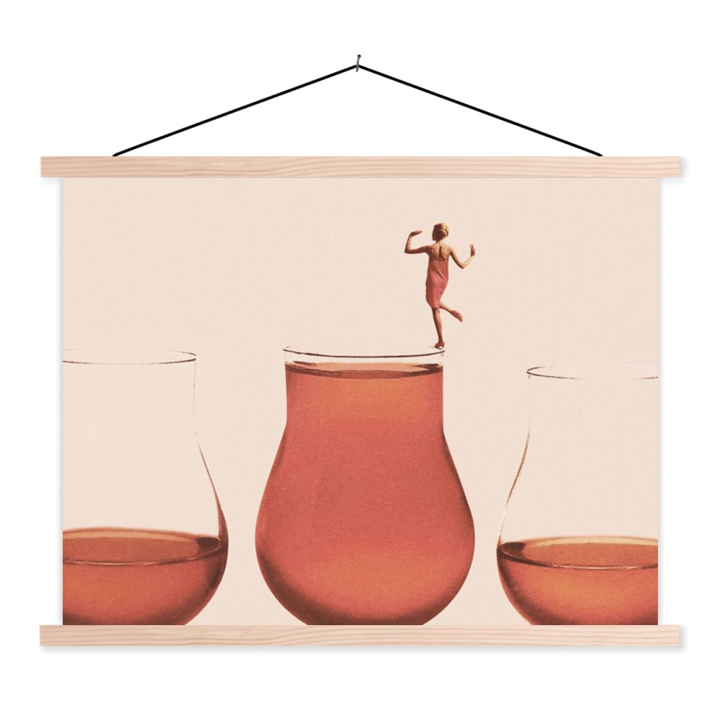MuchoWow Textilposter Frau - Wein - Jahrgang 120x90 cm mit holzfarbenen Rahmen - Magnetisch