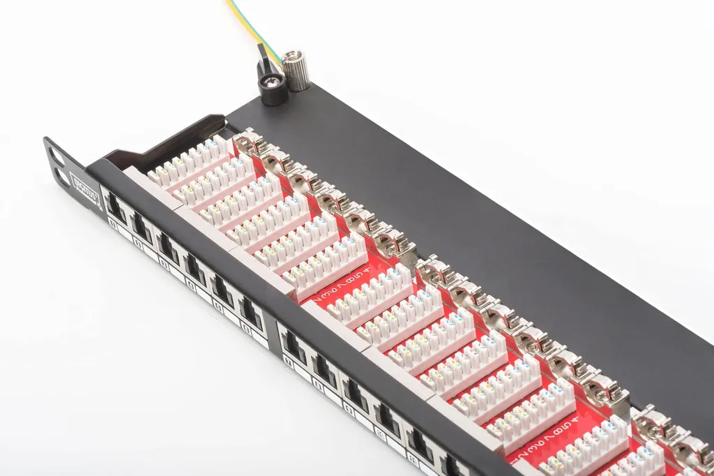 Patch panel 24 ports Cat6 blindé idéal pour optimiser un rack 19 - 8