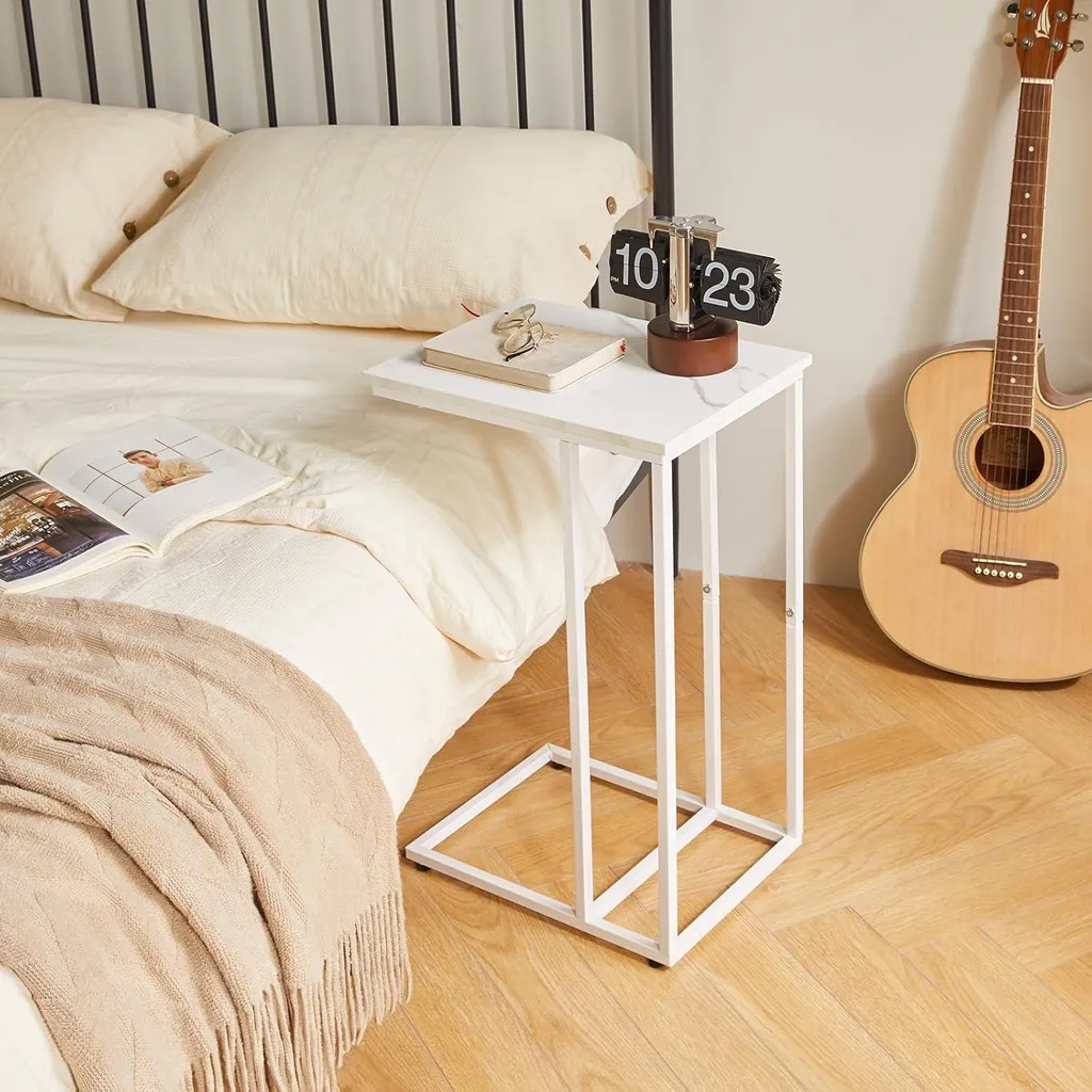 Petite Table d'Appoint Marbre Blanc et Métal Stable - Modèle Compact