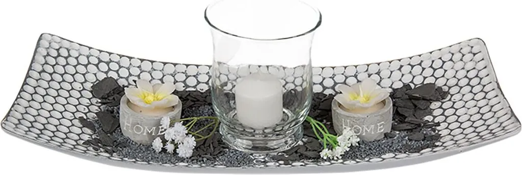 Plateau décoratif en bois blanc avec bougeoir et ornements de maison