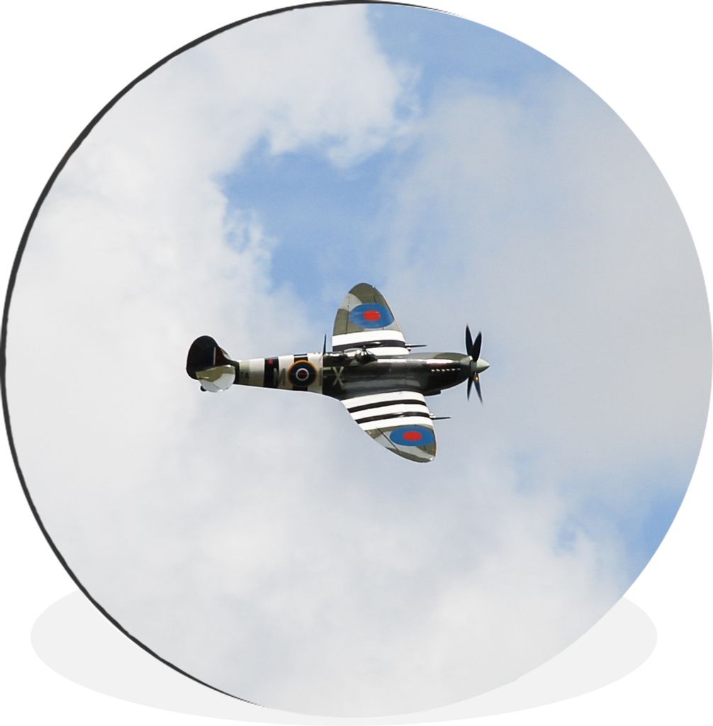 MuchoWow Aluminium Wandkreis Spitfire-Flugzeug in einem bewölkten Himmel Ø 30 cm Wanddeko Modern Wohnzimmer - Wand Bild - Wohnzimmer - Runde Bi...