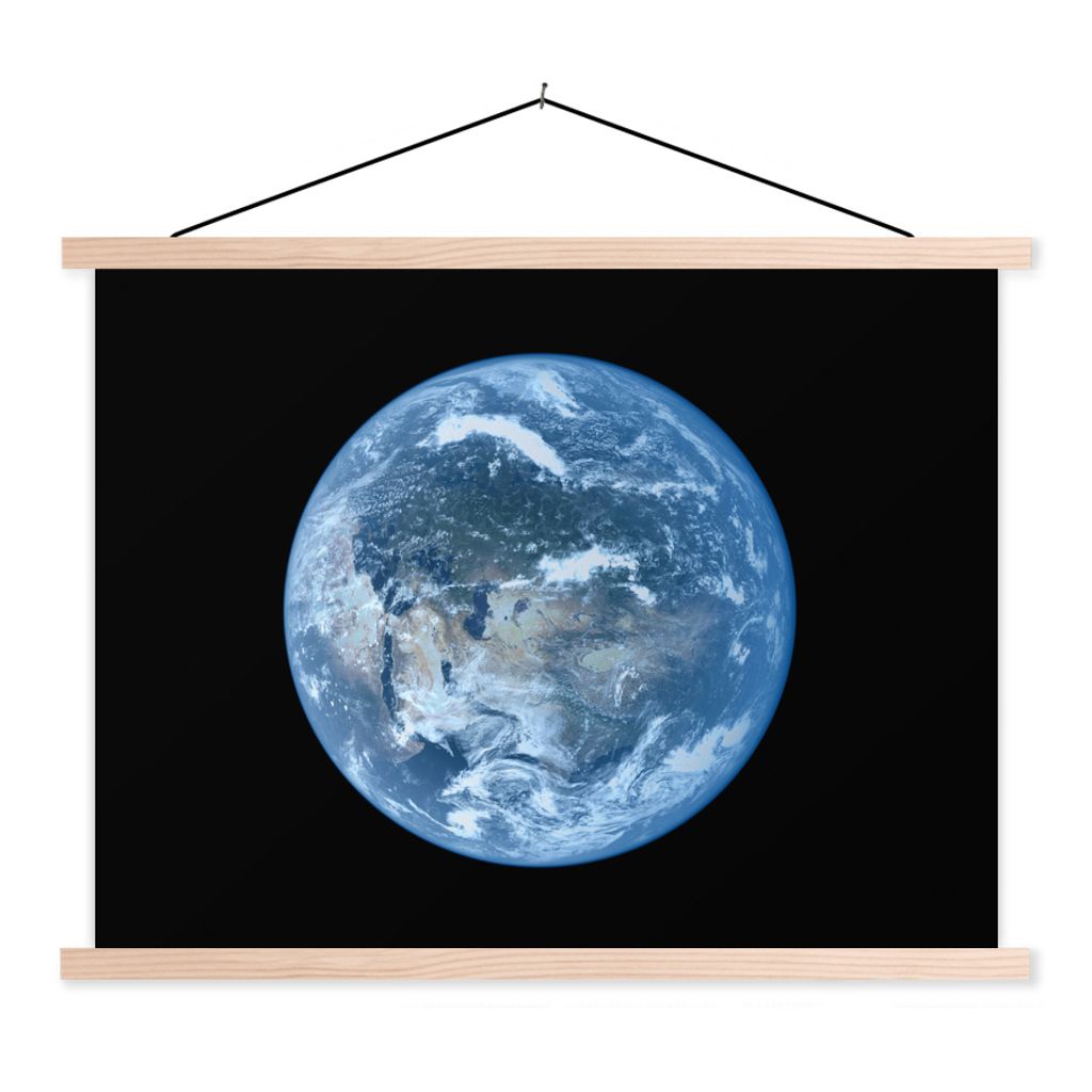 MuchoWow Textilposter Satellitenbild einer hellblauen Erde 60x45 cm mit holzfarbenen Rahmen - Bild