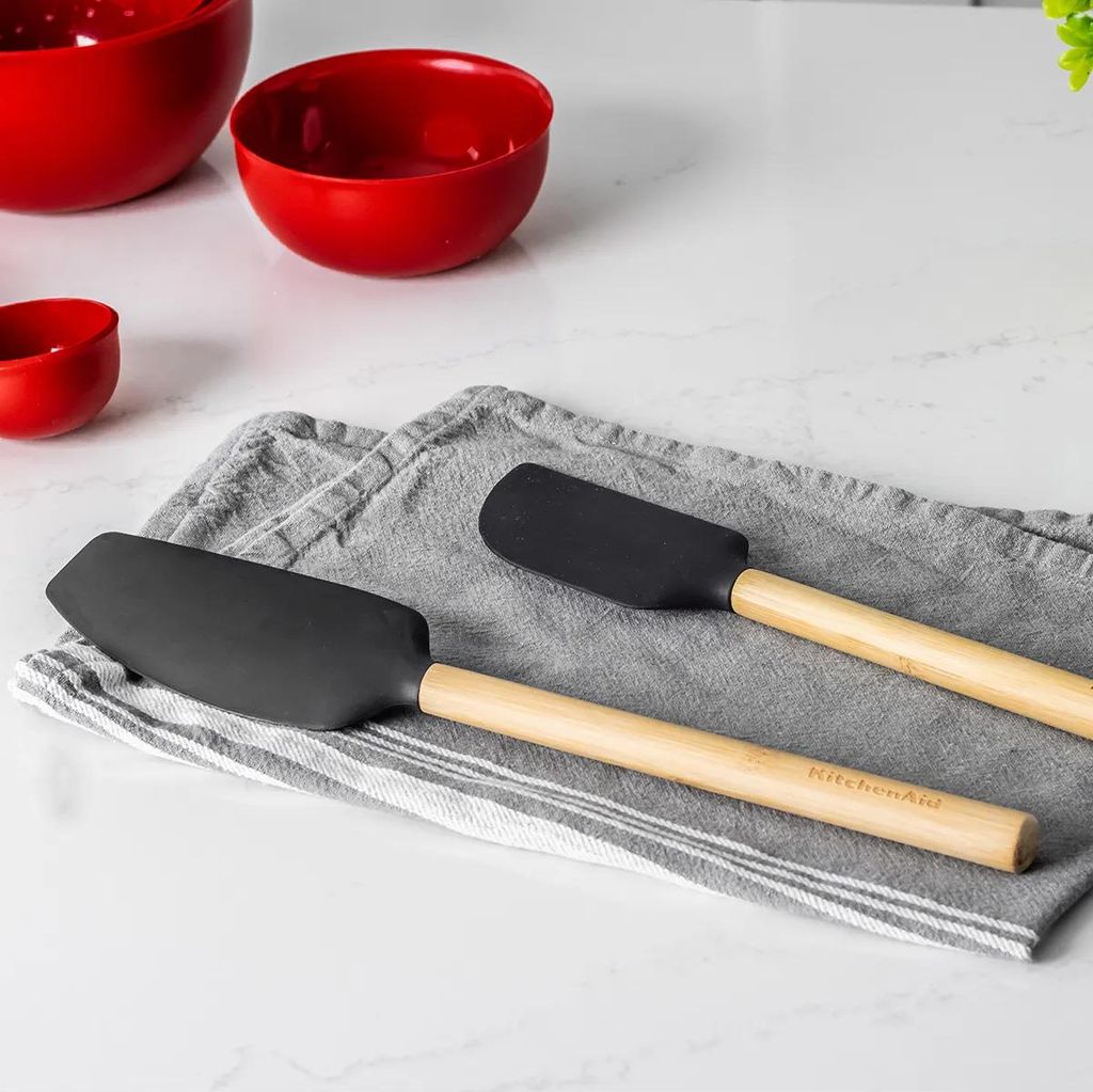 Kitchenaid universal Mixerspachtel mit Bambusgriff und hitzebeständigem und flexiblem Silikon head