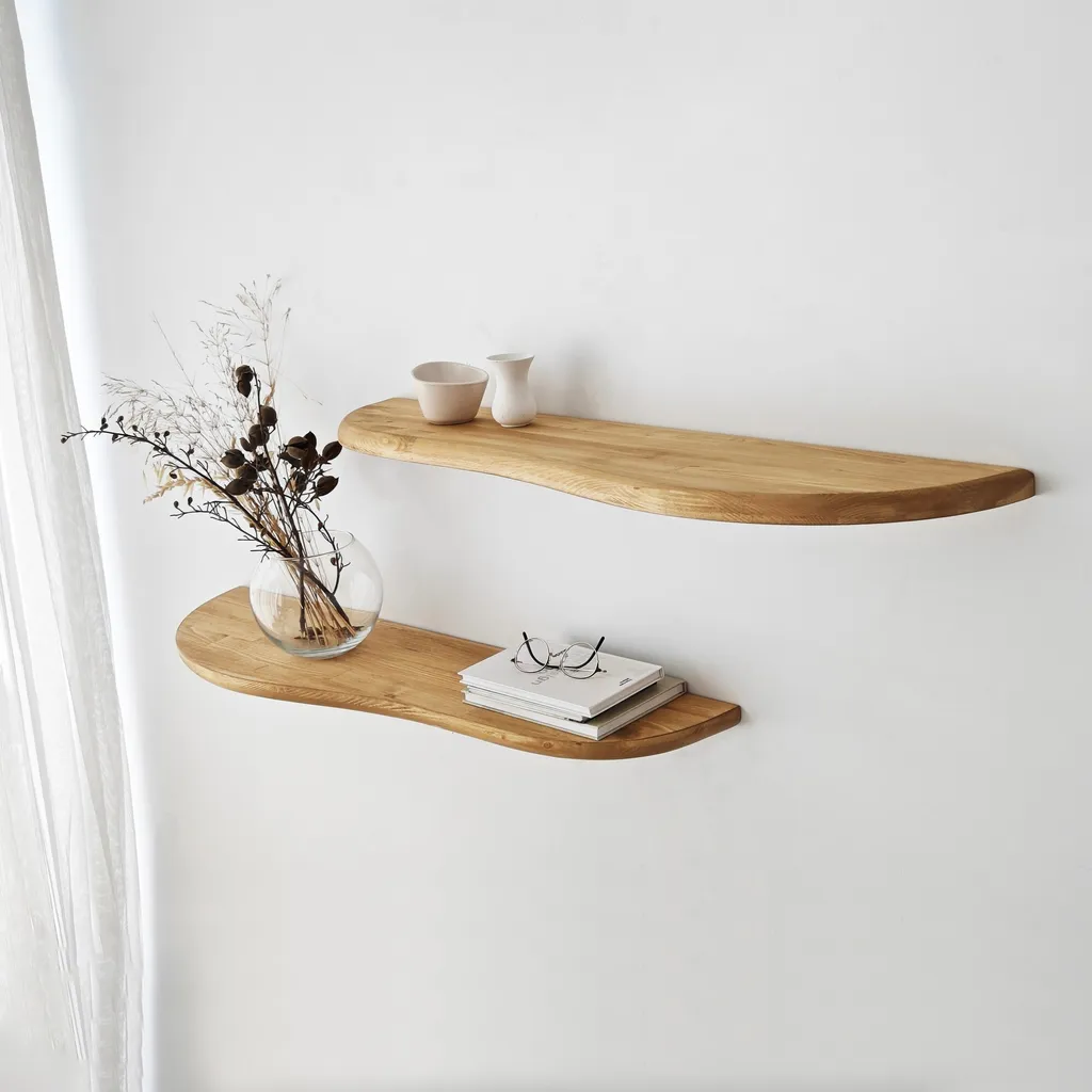 Aménager votre salon avec l'étagère murale en chêne Wavy 2 100x25cm