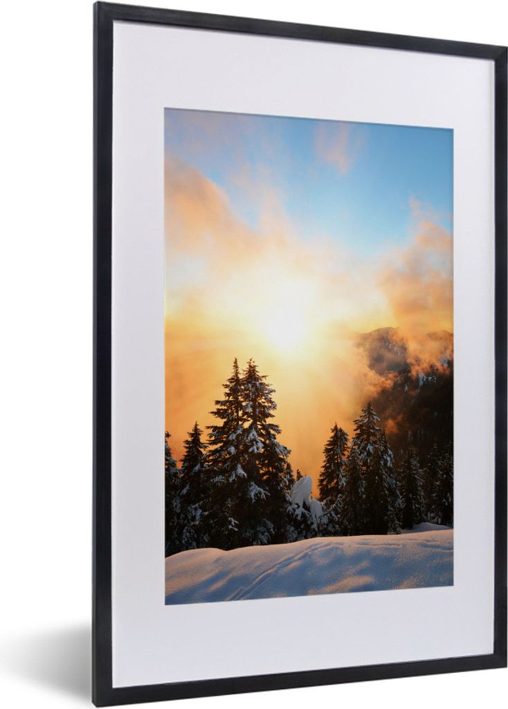 MuchoWow MuchoWow Gerahmtes Poster Sonnenuntergang mit Sonnenstrahlen durch den Wald am kanadischen Grouse Mountain 40x60 cm - Poster mit zchwa...