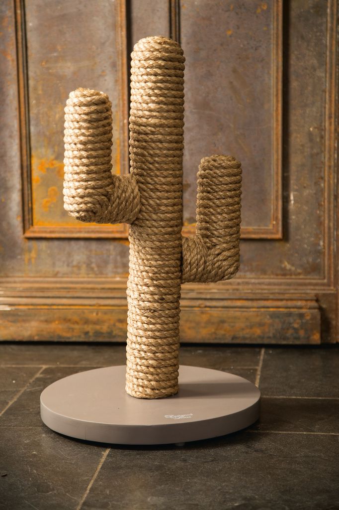 Designed by Lotte Kaktus - Kratzbaum -taupe - 35x35x60cm