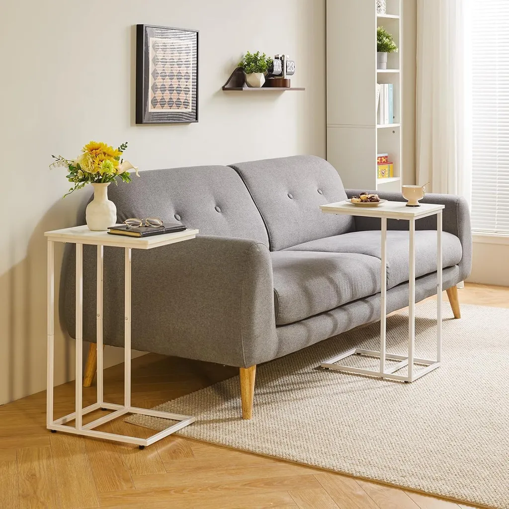 Petite Table d'Appoint Marbre Blanc et Métal Stable - Modèle Compact