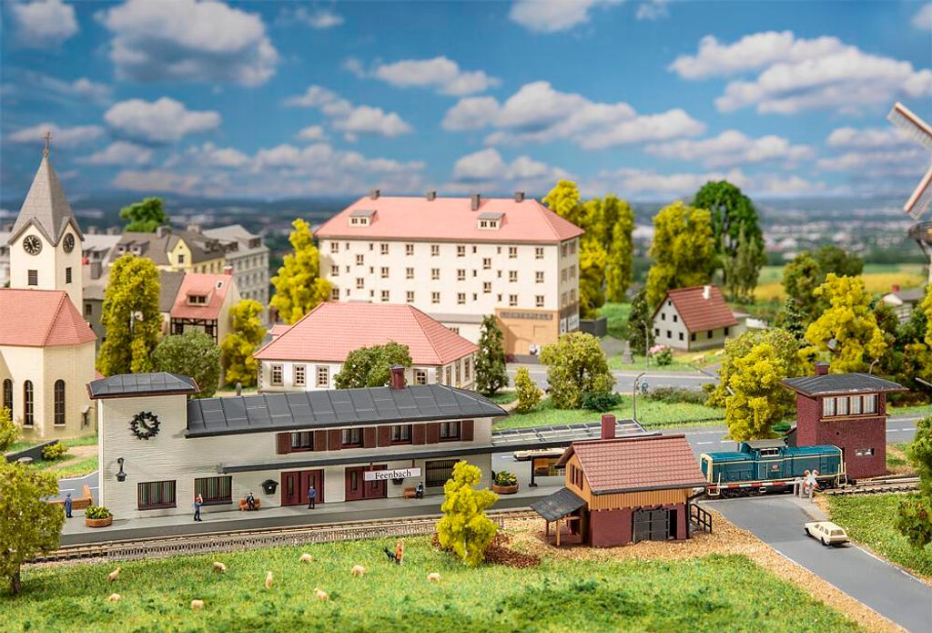 Faller 282713 Bahnhof-Set Feenbach Epoche III