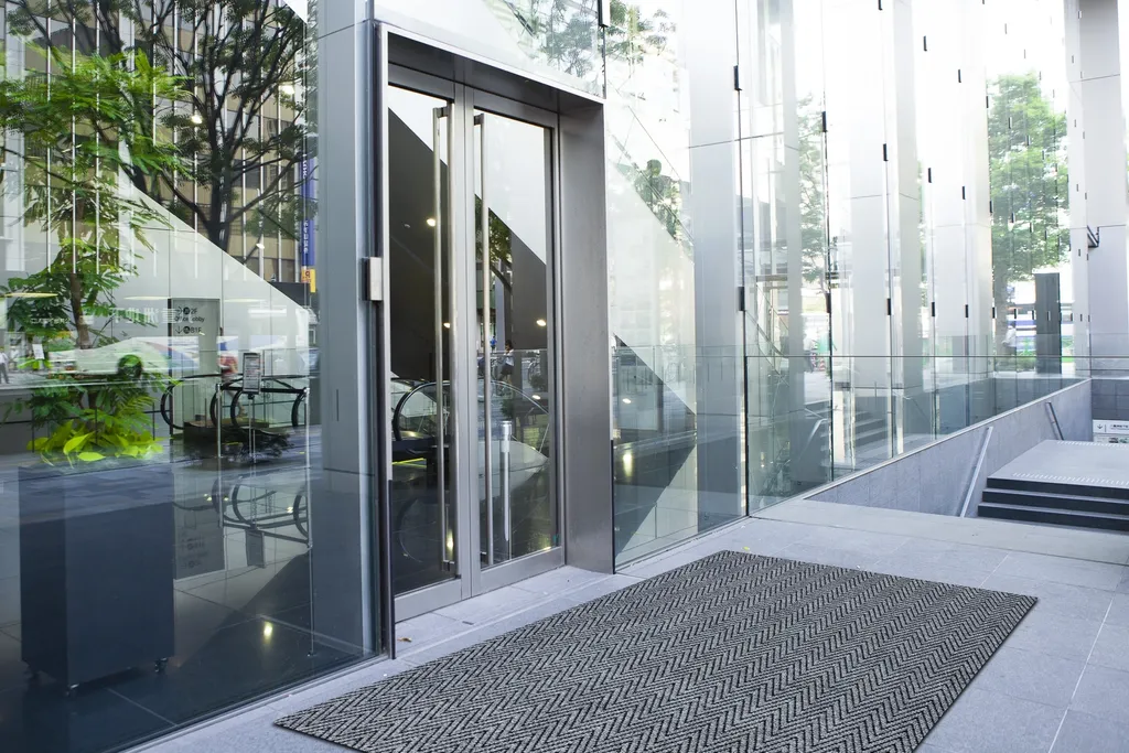 Tapis de sol zigzag gris 100x520 cm : solution anti-glissade