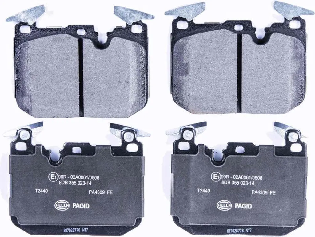 Jeu de plaquettes de frein avant HELLA 8DB 355 023-141 pour BMW 3 F31