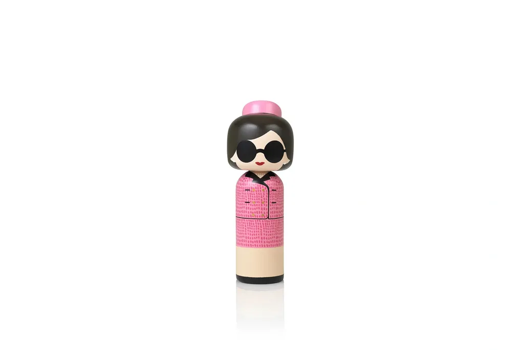 Lucie Kaas Figurine Jackie décorée à la main en bois de schima 14,5cm