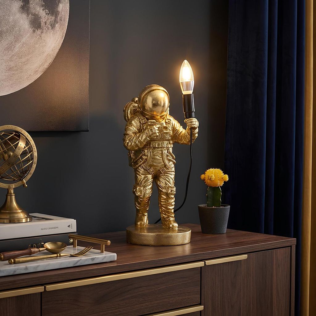 riess-ambiente Tischlampe ASTRONAUT 40cm gold Polyresin Produktbild 
