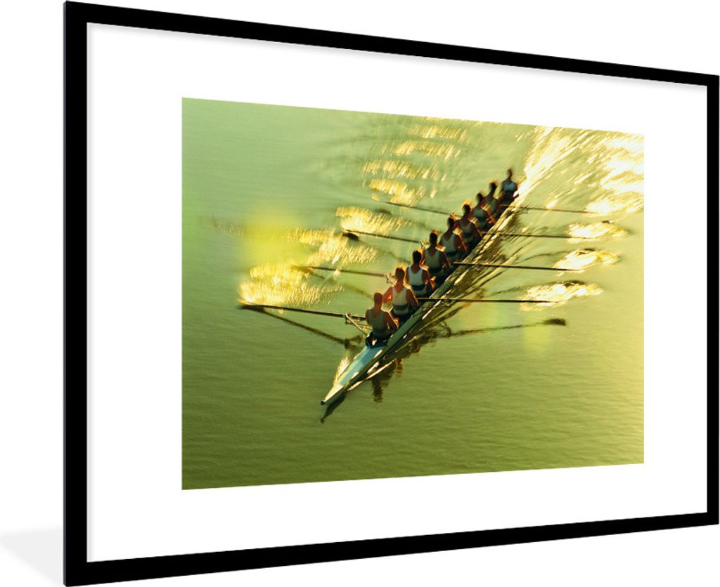 MuchoWow Gerahmtes Poster Eine Rudermannschaft, die mit voller Geschwindigkeit rudert 90x60 cm - Poster mit Schwarzem Bilderrahmen Wandposter Rah...