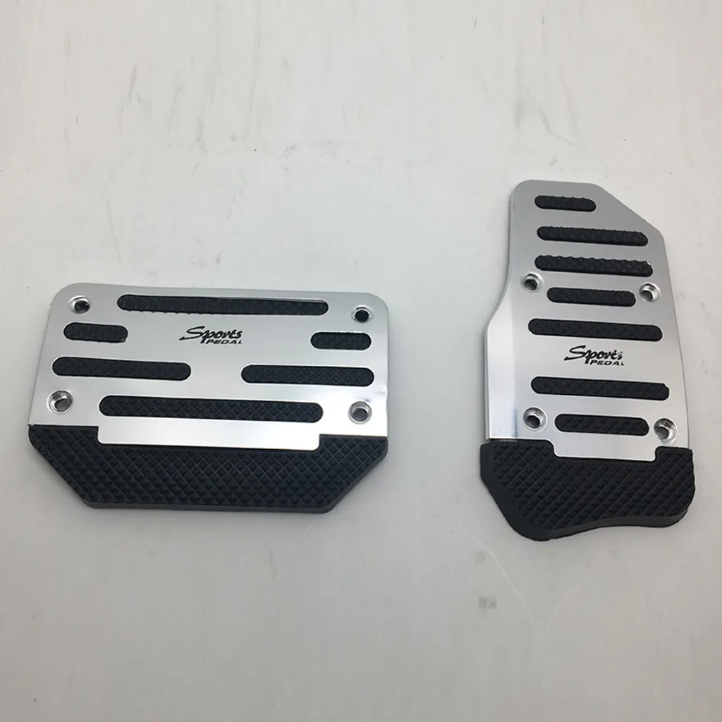 Copripedali Auto Antiscivolo Argento | Sicurezza Guida Universale