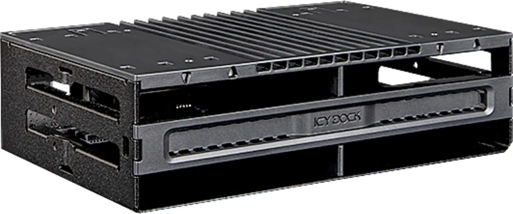 Extension Stockage 4 SSD 2.5 pour Baie 5.25 ICY Dock MB024SP-B SATA/SAS