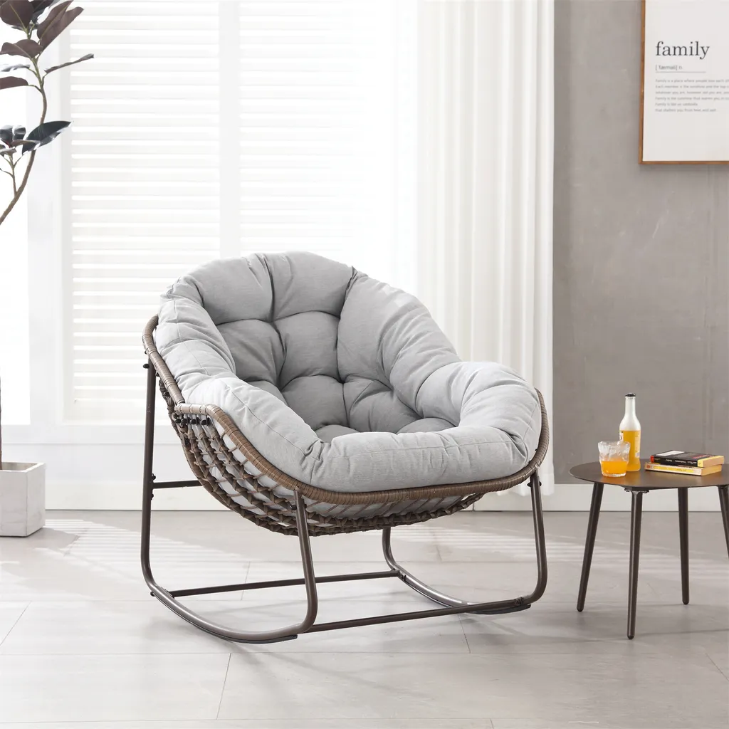 Fauteuil à bascule Sweiko Gris Clair en rotin et acier - 111x94x80cm