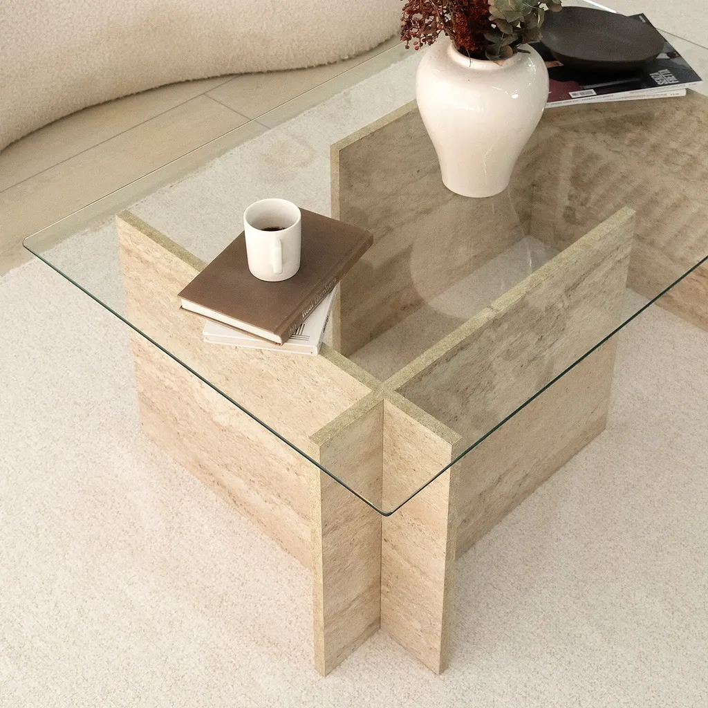 Table basse de salon moderne pour valoriser un espace de vie