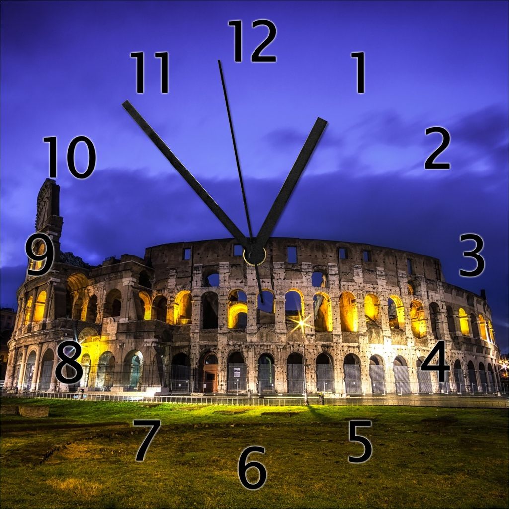 Wallario Design Wanduhr Italien bei Nacht - Kollosseum in Rom, beleuchtet am Abend aus Echtglas, Größe 30 x 30 cm
