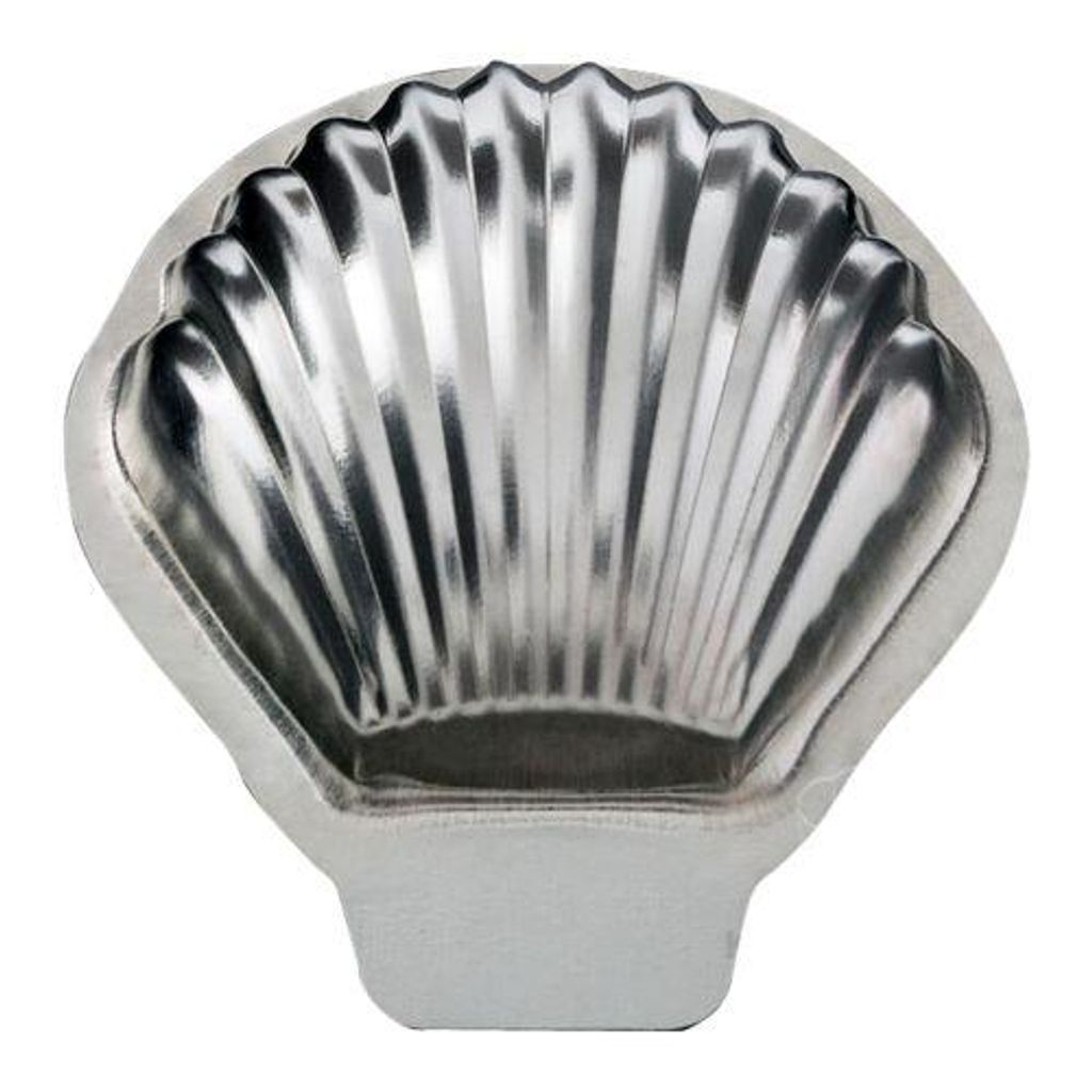 A single, silver-colored, shell-shaped baking mold is shown against a white background.