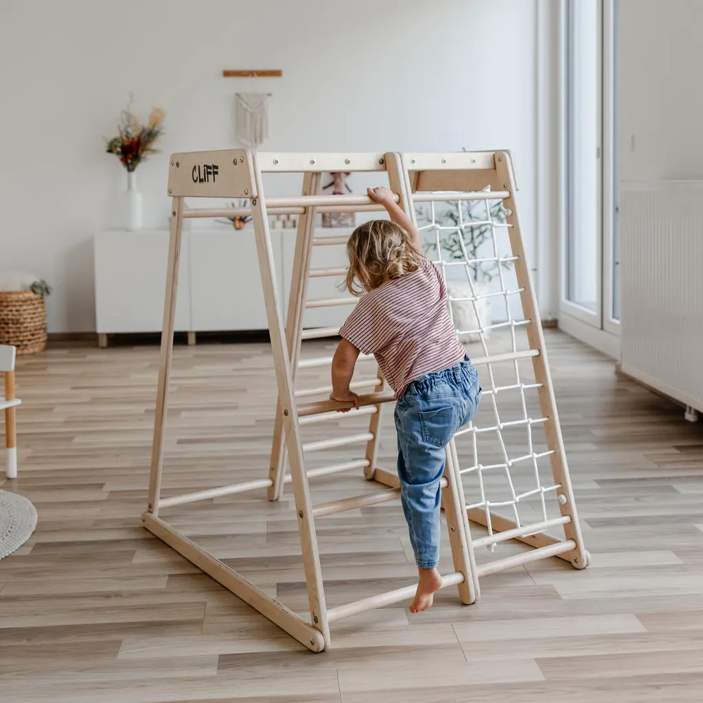 Structure escalade bois CLIF : la solution jeux compacte pour intérieur - 5