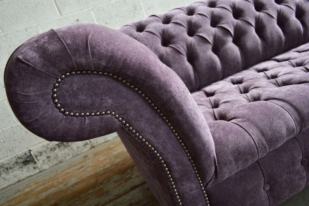 Lila Chesterfield Couch Sofa Polster 4 Sitzer Couchen Sitz Garnitur Sofas Textil