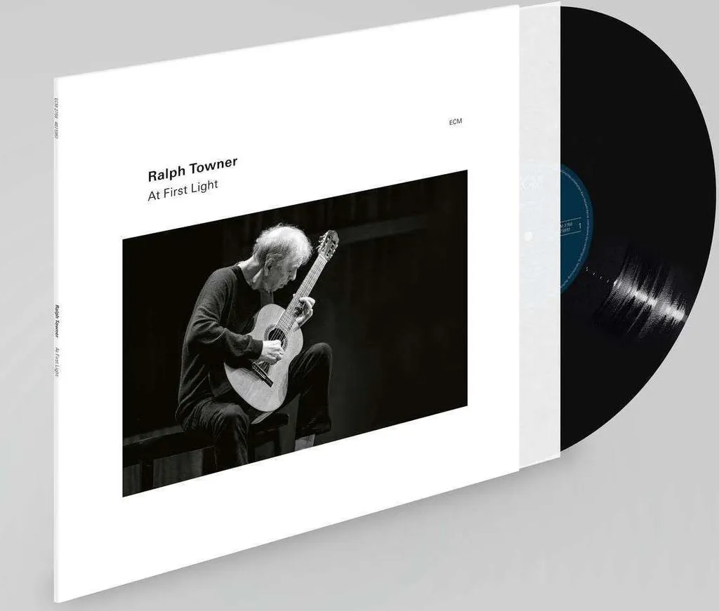 Disque Vinyle Ralph Towner At First Light Album LP Jazz Contemporain