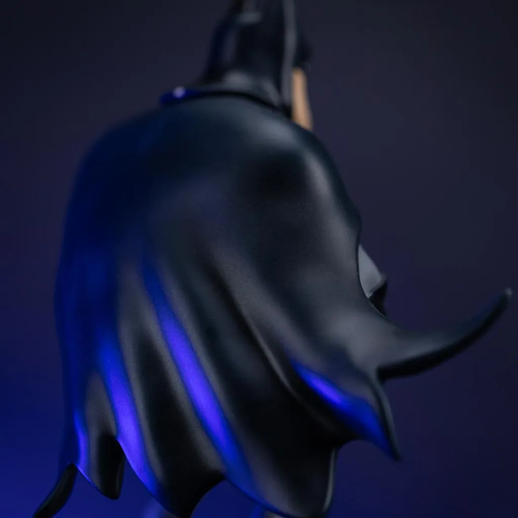 Statuette Batman Dark Knight Style Animé Iron Studios Finition Main