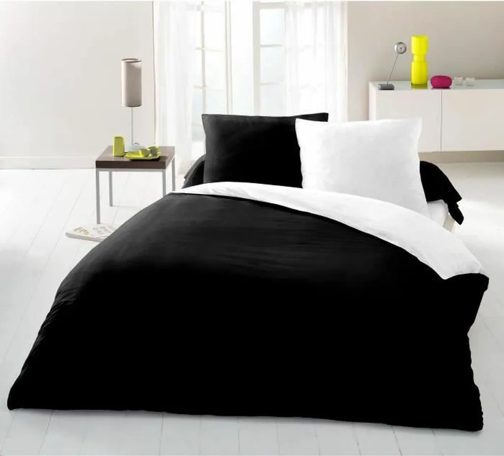 Ambiance cocooning avec la parure bicolore noire 220x240 Lovely Home