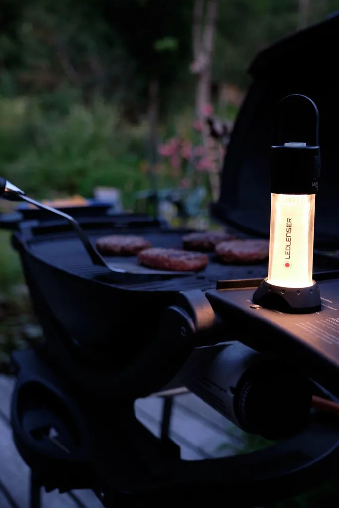 Lampe de camping LED Lenser ML6 Warm Light avec éclairage 360 degrés