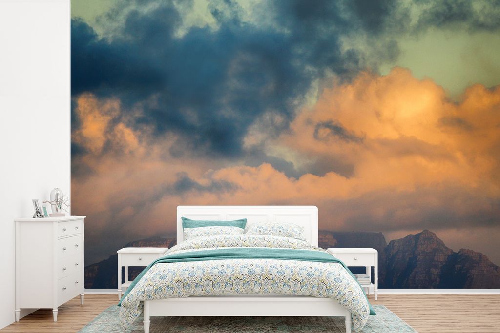 MuchoWow Fototapete für Wohnzimmer oder Schlafzimmer Wandtapete Vinyl Motivtapete Die Sonne scheint durch die Wolken über dem Tafelberg in Süd...
