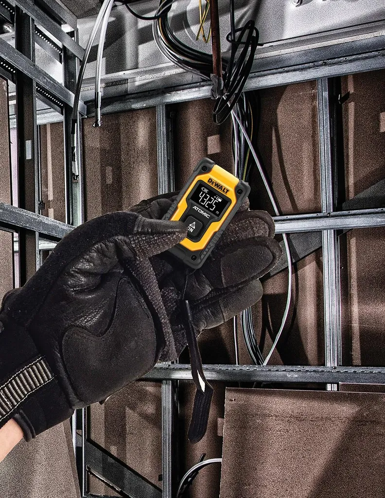 Mètre Laser Numérique 16M Dewalt - Outil de Mesure de Poche Idéal