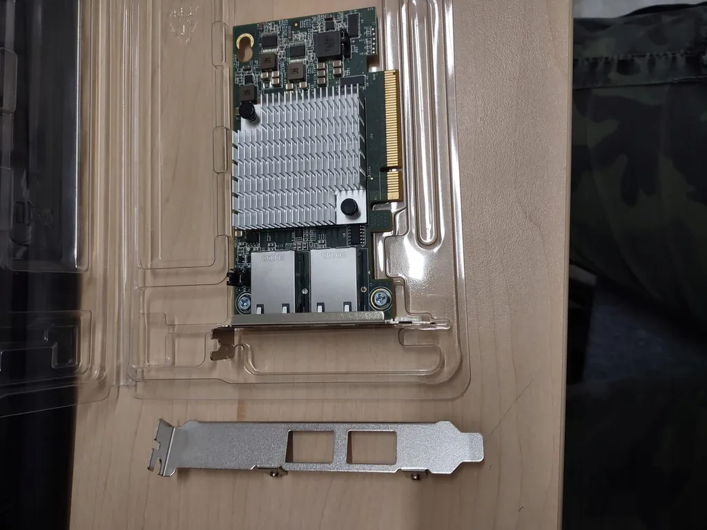 Adaptateur Réseau LAN 10GbE Double Port avec Interface PCI-E et Low Profile - 8