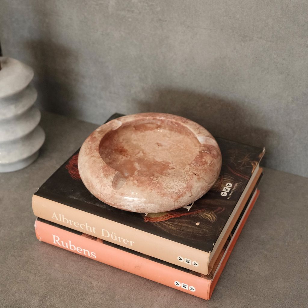 Evila Originals, MAR08900707D, Aschenbecher, Rot, 100 % roter Travertin-Marmor, 13 x 13 cm