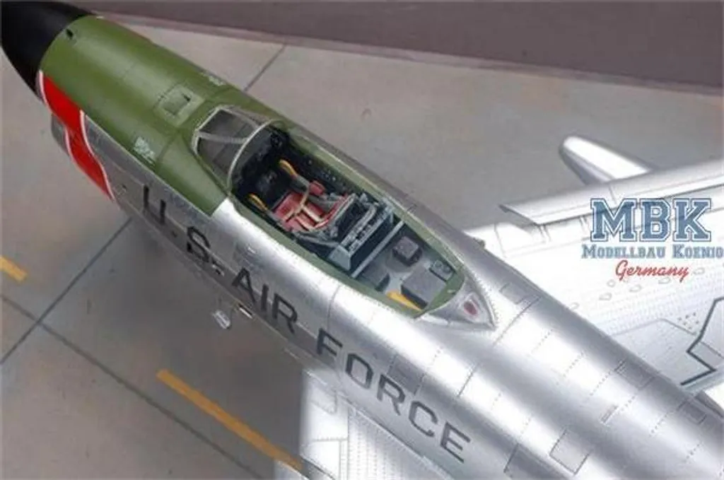 F-86D Sabre Dog Kitty Hawk KH32007 : maquette 1/32 ultra détaillée