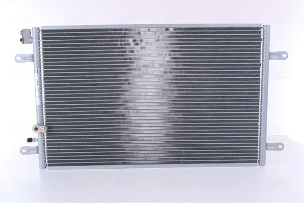 Condenseur NISSENS 94695 robuste et performant - Équivalent 4F0260401E