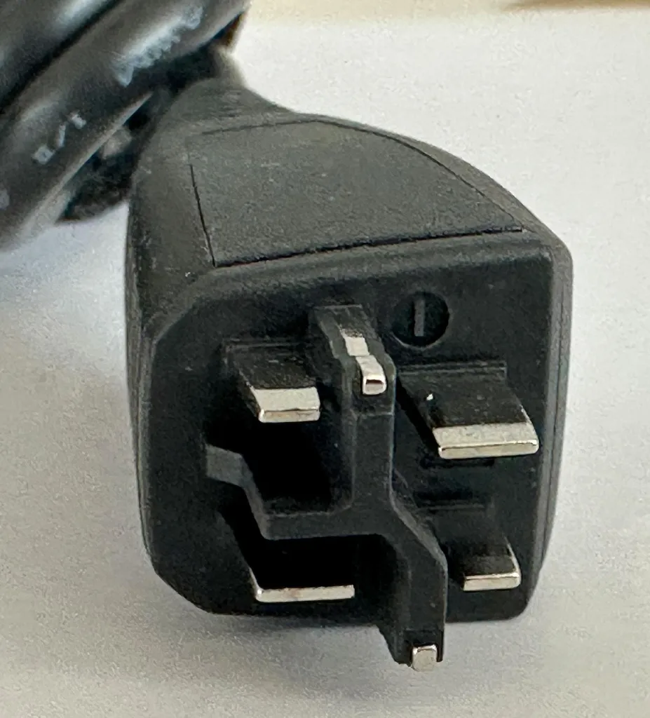 Bosch 4A Chargeur vélo électrique BPC3400 pour Smart System 220-240V - 9