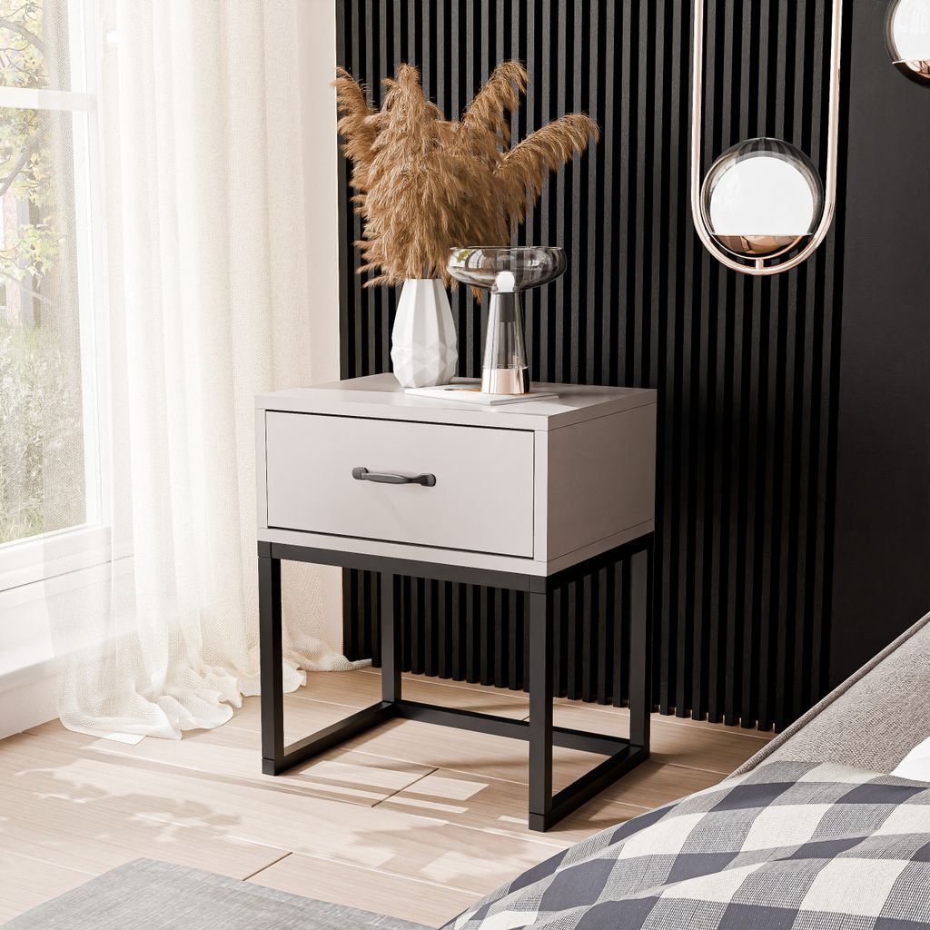 Nachttisch MILO S Kaschmir mit Schublade und Retrogriff auf Metallgestell fürs Schlafzimmer